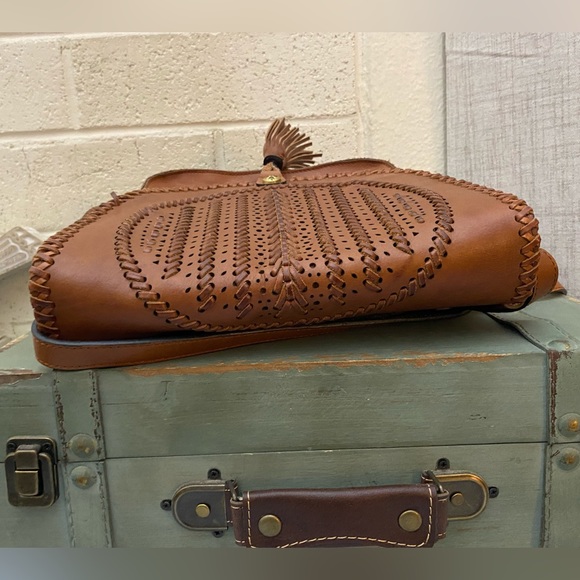 PATRICIA NASH BROWN BRAIDED FLAP W TASSEL CROSSBODY BAG GUC - Picture 9 of 12